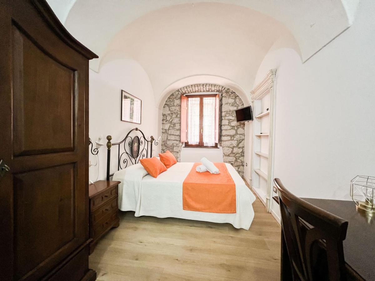 Hotel S'Ammentu House Bosa Esterno foto