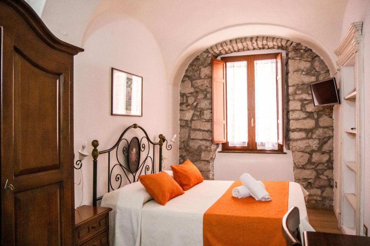 Hotel S'Ammentu House Bosa Esterno foto