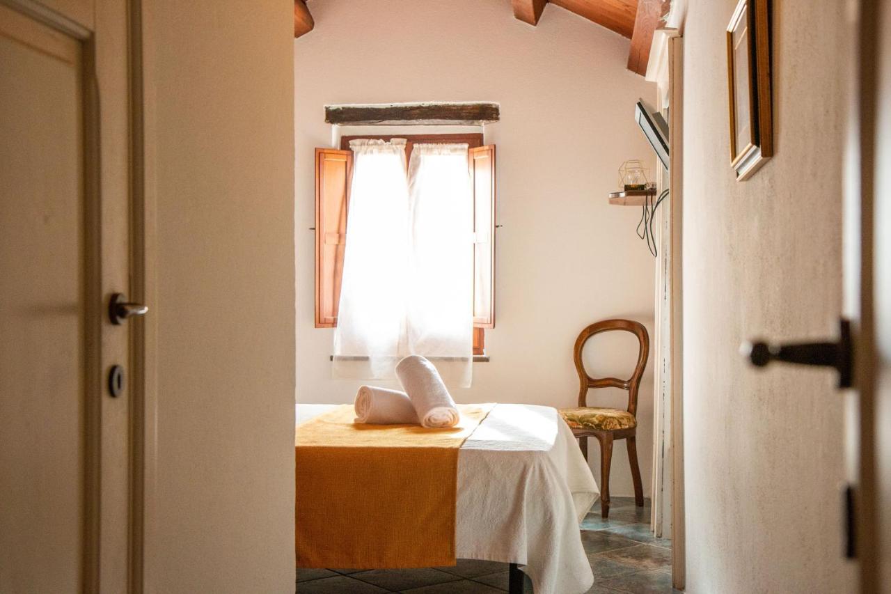 Hotel S'Ammentu House Bosa Esterno foto
