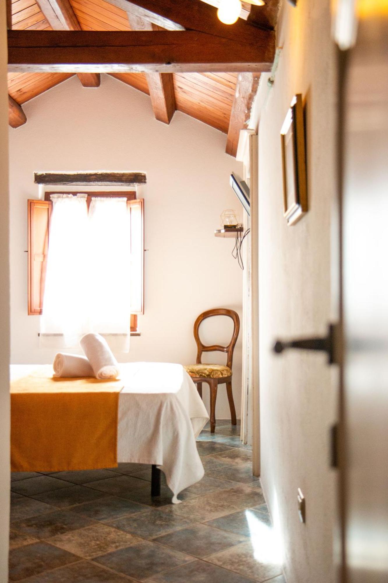 Hotel S'Ammentu House Bosa Esterno foto